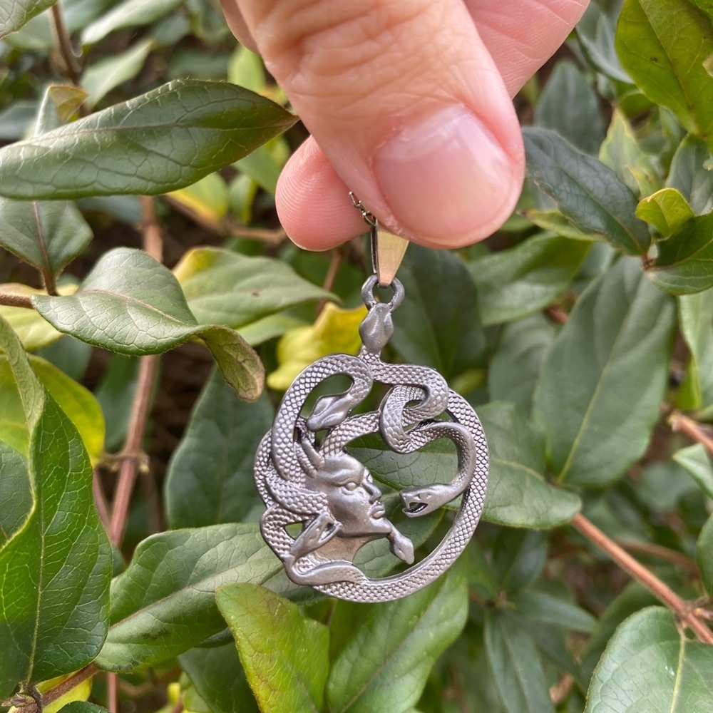 Vintage Inspired Medusa Pendant Necklace dark Gray with silver tone chain NWT